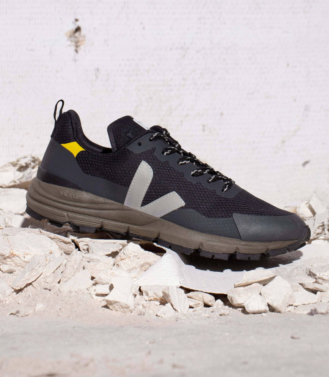 VEJA - DEKKAN ALVEOMESH SNEAKER – Robert Simmonds Clothing